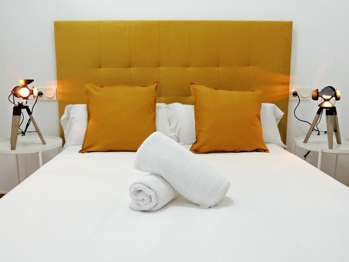 Casa Aurea-Apartamento Zona Antigua,Parking Y Wifi By Delabra Apartments โอเบียโด ภายนอก รูปภาพ