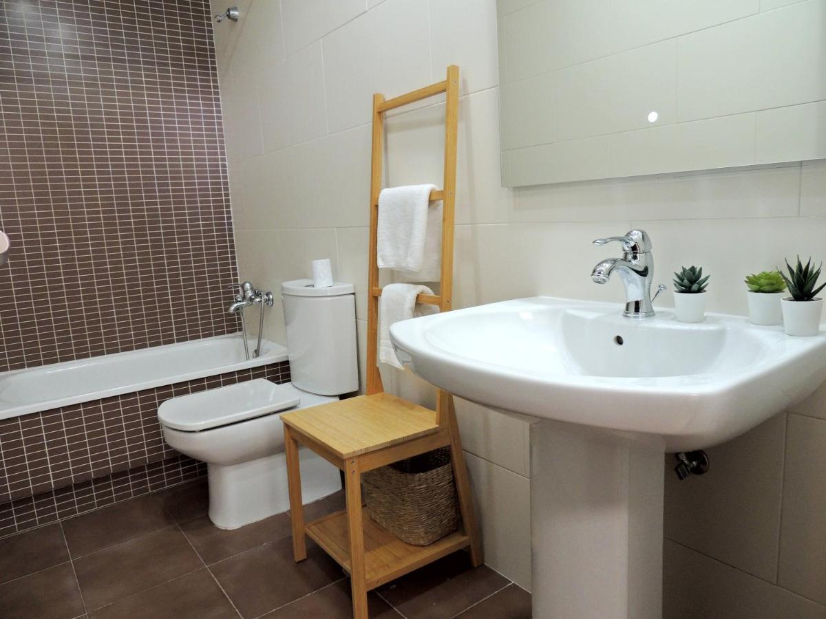 Casa Aurea-Apartamento Zona Antigua,Parking Y Wifi By Delabra Apartments โอเบียโด ภายนอก รูปภาพ