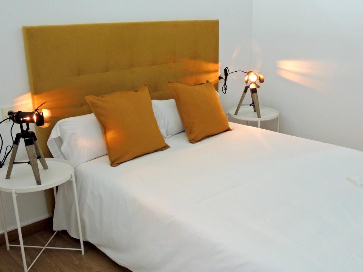 Casa Aurea-Apartamento Zona Antigua,Parking Y Wifi By Delabra Apartments โอเบียโด ภายนอก รูปภาพ