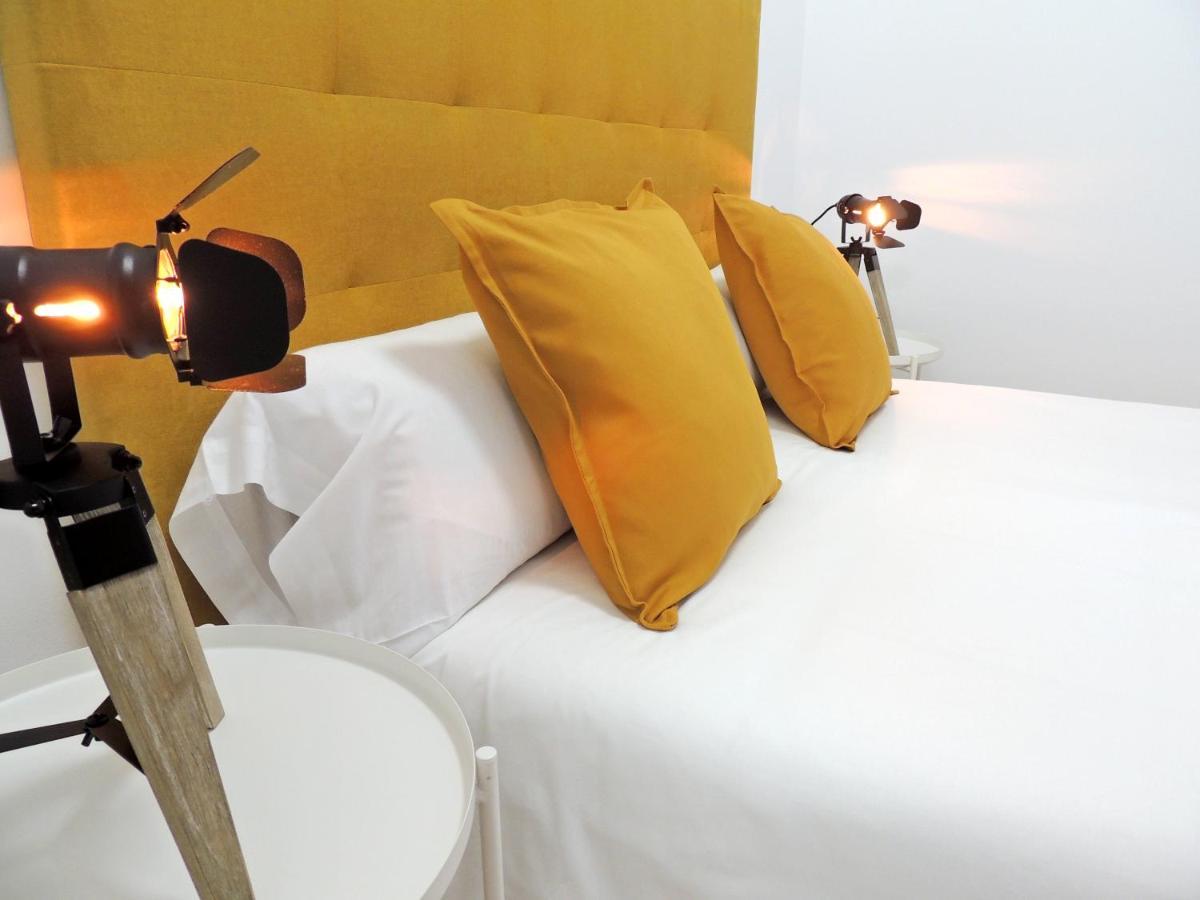 Casa Aurea-Apartamento Zona Antigua,Parking Y Wifi By Delabra Apartments โอเบียโด ภายนอก รูปภาพ